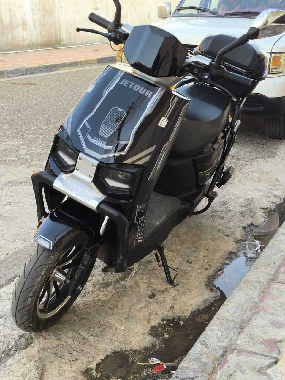 السلام عليكم ماطور (GETOUR) 
للبيع او مراوس شعندك نزل 
🔹مـلـف 2000
🔹سـرعة 80
🔹يقطع مسافة  60-70كيلو 
🔹6بـطـاريات 
سعر 700 وبي مجال
📞***********
📞***********
بيهن واتساب
