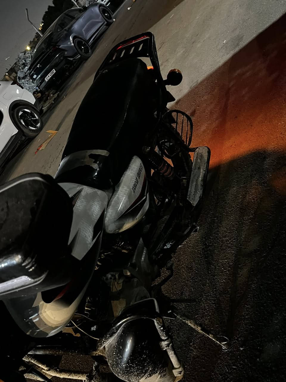 بوكسر موديل 2023  الدراجة زيرو كلش نضيفة دراجة بريكات خلفي امامي تايرات جديدة كربائيات كلها جديدة ما ملعوب بيها دراجة بلادية ومكينه مكفوله قطره دخان ما بيها مكاني بغداد 

 واتس اب  ***********
