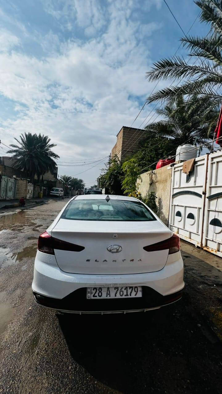 السلام عليكم النترا موديل 2020 بيها قطعتين صبغ تحويل مباشر سنويه 28 عنوان كربلاء رقم الهاتف فقط اتصال***********
