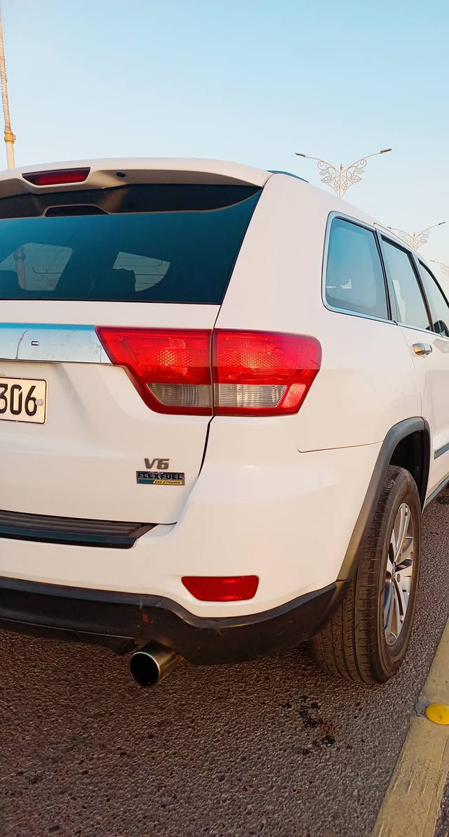 جيب لاريدو 2012 وارد 
رقم سليمانيه 

محرك 6.  بدون ايرباك

مواصفات لاريدو المعرفة

سياره جديده اي نقص ما بيها على ايدي

السونار مرفق ربع باب فقط 

مكان السياره كربلاء

سعر 180$

الي يرغب يتفضل

***********
