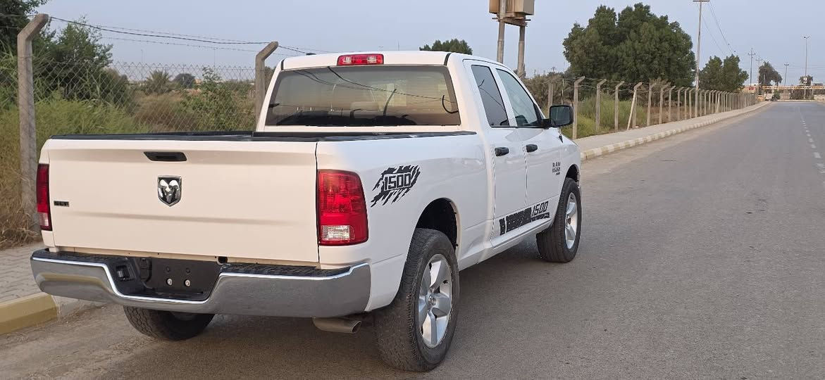 دوج رام موديل 24 للبيع 
بيع او مراوس بسياره اقل 
سياره جديده ماشيه 21
محرك حجم 6 سلندر 
كير ماوس 
كامره خلفيه دواره 
فول تحكم ستيرن 
هيتر بالمرايه 
شاشه وسطيه 
ويل كب حجم 20 كروم 
سياره جديده حادثها موضح بالصور بدون دواخل ويرباك وتبديل فقط تصليح مكانها الديوانيه سعرها 230 وبيها مجال للاستفسار الاتصال على الأرقام 
*********** واتس اب 
***********
