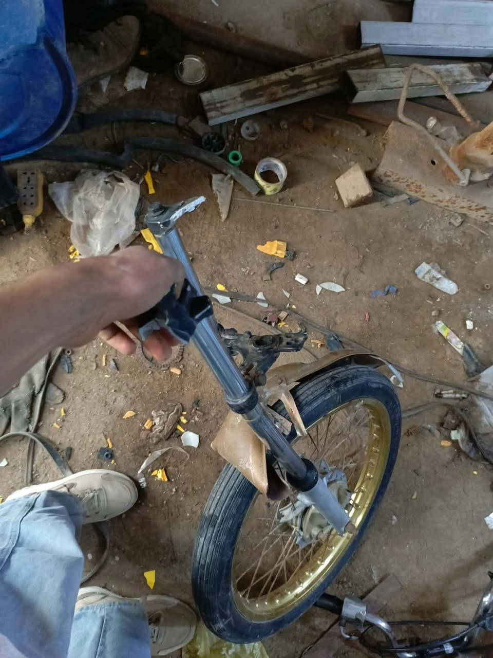 سلام عليكم للبيع مديل 21كلك مكبنه راببدوو مبدل كور 
قيم وخذ بل يرضاا الله الدراجه بيع عله حادثه ابيعك مكينه وشاصي كفاله عوزه بس سدر مايكلف 35يمكن لو اقل مكاني سوك الشيوخ حي الجوادين ***********
