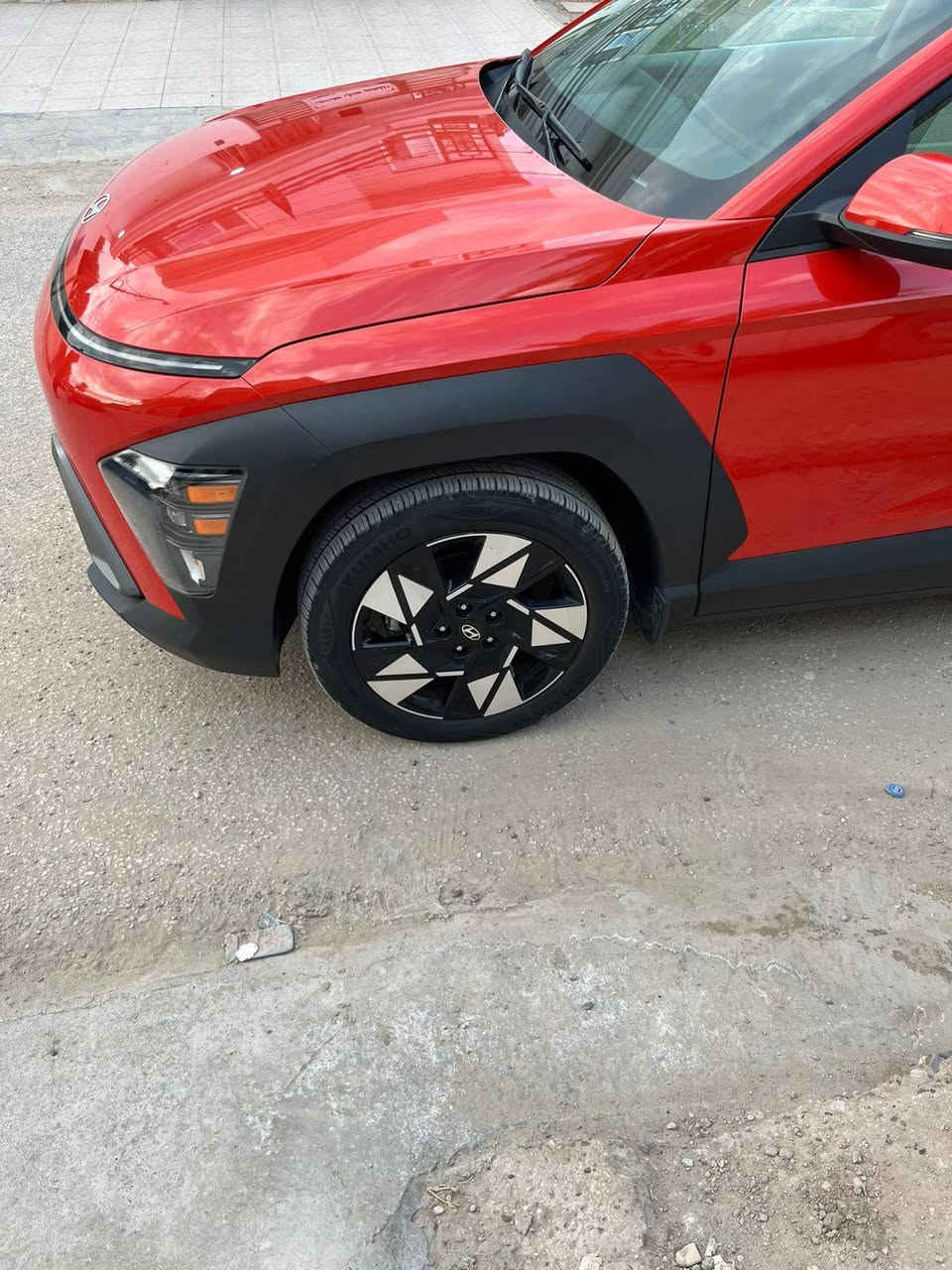 هونداي كونا 2024SEL لون مميز  ماشيه 23الف داخل أوف وايت 
حادث السياره كما موضح بالمنشور  فقط نصف الجنطه صبغ بدون ارباك 
بصمة تشغيل بصمه أبواب   تشغيل عن بعد رادارات 360 درجه أشاير بالمري مقعد السائق كهرباء شاشه ديچيتال فول ليد زينون امامي  خلفي تحديد مسار  قيادة ذاتيه كامرا 360 درجه ترقم جميع المحافظات 
السعر 164 ورقه وبيها مجال بسيط
بابل حله شارع 60
***********
***********

