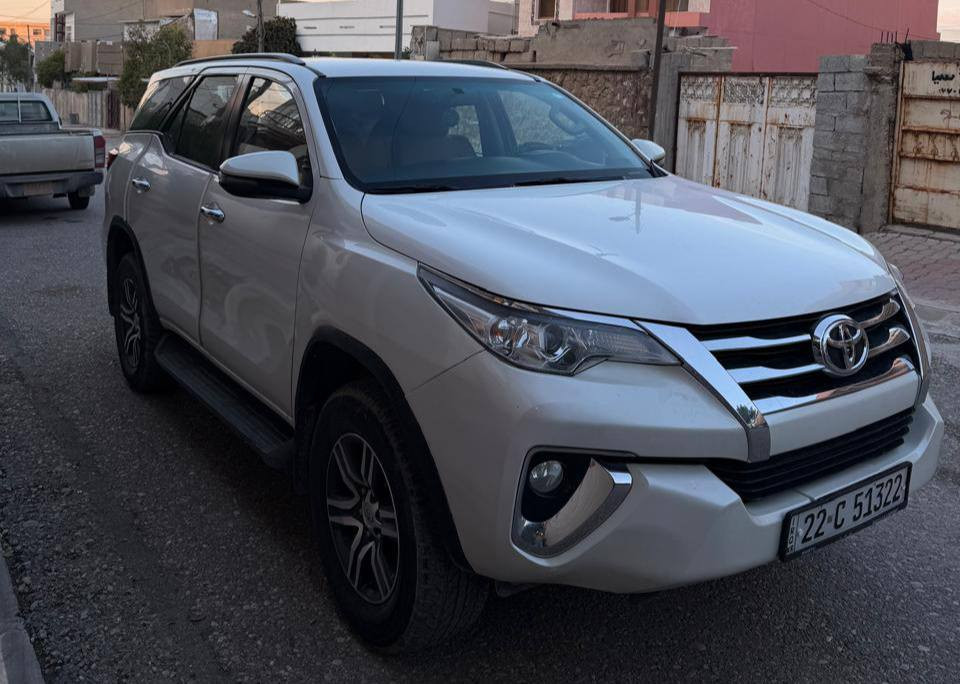 تۆیۆتا فۆرتنەر 2018  مواسەفات SRS
سەيارەكه زور باک و جوانه 
بى كيشەيه بى مەسرەفه 
گير و مەكينه به شەرت
 بى كرانەوه بى عەيب
سەيارەكه 104km هەزار رويشتوه

سعر لە کۆمێنت داوابکە ڕاستەخۆ بۆت دیت 📩 

تەنها يەک پارجه بوياغي هەيه بى ناو بى ئيرباك (جاملغ سەكن پيشەوە) 
مواصفات SRS

ژمارەی خاوەنی 
***********
***********
