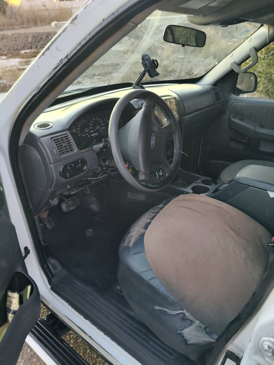 السلام عليكم فورد اكسبلورر للبيع موديل 2005 تبريد شغال الكهربائيات كله شغاله بسمي السيارة السعر 72ويبه مجال مكان السياره بابل ـ محاويل  وهذا رقمي  *********** أتصل وتدلل
