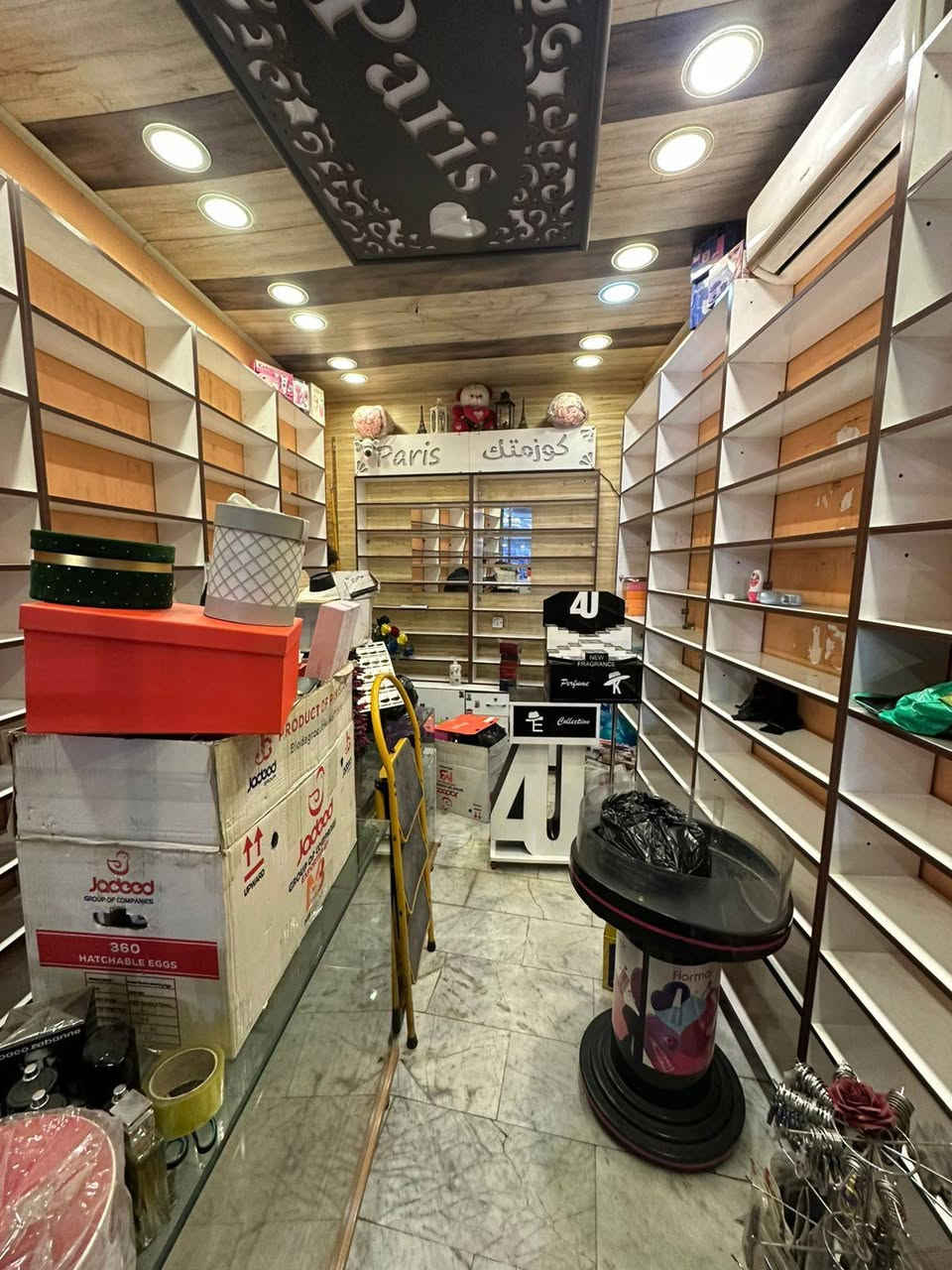 #للبيع
#رفوف_محل + #فاترينات_جام_عدد_2
#العنوان/ #بغداد_حي_القاهره ☎️
***********
