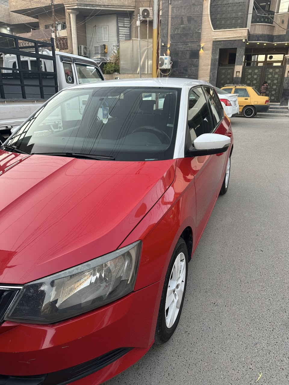 سلام عليكم بيع سريع 
سكودا فابيا 18
ماشية 157 
خليجية بدون صبغ 
محرك 1600
اقتصادية جدا بالوقود
رقم بغداد انكليزي باسمي مكانها بغداد 
*********** متوفر واتساب 
السعر 83 ورقة
