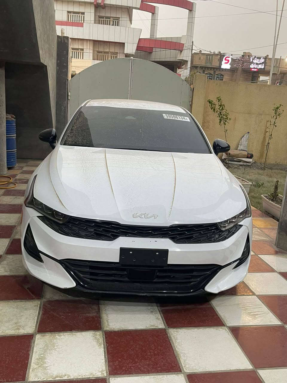 السلام عليكم من رخصت مدير الكروب سياره موديل 24 /k 5 ماشه 12الف مواصفات موجوده بل النشور السعر 170وبيه مجال السياره بدون رقم وتترقم جميع المحافظات ملاحضه اني مكلف بل النشر..وهذا رقم صاحب السياره..***********
