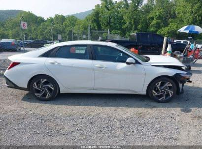 السلام عليكم
هونداي النترا ٢٠٢٤ لون ابيض لمتدد مرقم بابل

حادث نصف البنيد بدون دواخل 

الموصفات فتحة حساس امامي خلفي اربع كامرات كشنات جلد شاحن وايرلس صور الحادث مرفقه بالمنشور

الموبايل ***********

السعر ١٩٥
