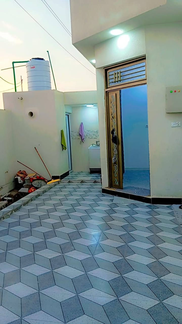 #اسعد_الله_اوقاتكم_بكل_خير⁉️👋

دار سكن للبيع 🏠🏠 

#المساحة::200متر

#العنوان:: البصرة أبو الخصيب منطقة كوت ثويني قرب جامع سيدة خديجة 

#جنس_العقار::طابو زراعي عراقي وكالة ونصخ من الطابو ومكاتبة 

#يحتوي:: البيت على تلاث3غرف منام كبار 
وديوانية 
ومطبخ وصالة 
وصحيات 

وكراج سيارة 🚗 
بناء بلوك 
شارع 10م 

جميع الخدمات متوفرة ماء كهرباء مدارس نت كلشي قريب على 
#السعر((90مليون وبي مجال))
#اللاستفسار:: إلا تصال على الهاتف ☎️📞 
☎️((***********))☎️
