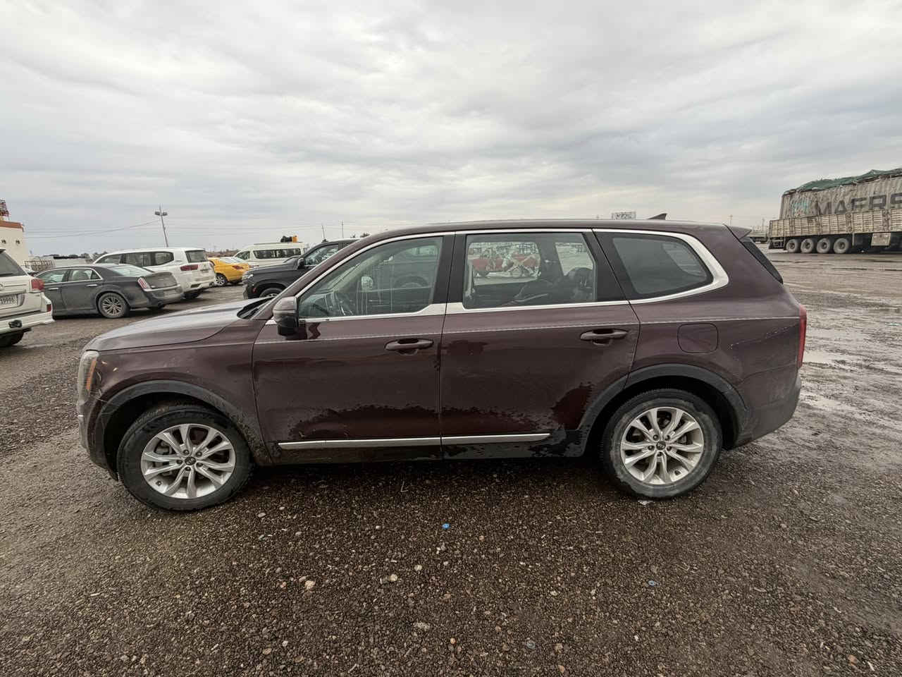 السلام عليكم 
كيا تولرايد موديل 2020 وارد أمريكي 
تبديل جاملغ وبنبد وصبغ باب صدر وجاملغ كلير 
رقم أربيل بسمي 
الاتصال/***********
عنوان بغداد الكرخ
