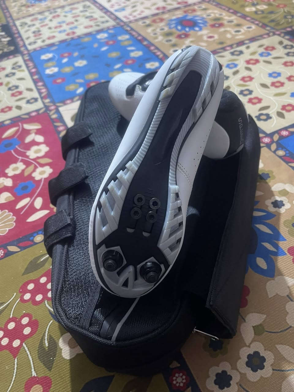 متوفر احذيه دراجات هوائيه
الاحمر قياس ٤٣
الابيض ٣٦
السعر 15الف


**إذا كنت صاحب هذا الإعلان وتريد حذفه لأي سبب، رجاءا أرسل رسالة إلى الدعم الفني**