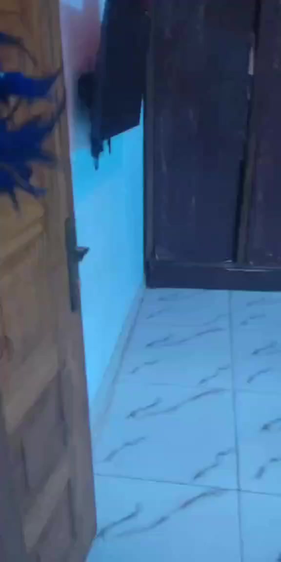 بيت للبيع مساحه 150 وبي حوش جبير وصحيات بره وبراني وغرفه وصاله ومطبخ وحمام داخلي مجاري ب22 وبي مجال ***********العنوان ال حمد بفرع العمارات ليجوه
