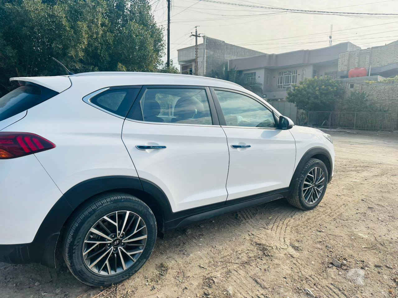 توكسان 2019 الكاصد بصمة فول قماره حديد ماشيه 100 الف  قابلةللزيادة 
مكينه 2000 
بصمة ابواب 
مقاعد كهربائية اثنين 
حساس خلفي 
تبريد امامي وخلفي 
خمس عدسات 
مري شفط 
ترحيب على بعد 
رقم بابل 
السعر 215 ورقة 
اي استفسار على الرقم 
*********** 
مكاني بابل  
غير متواجد على الفيس
