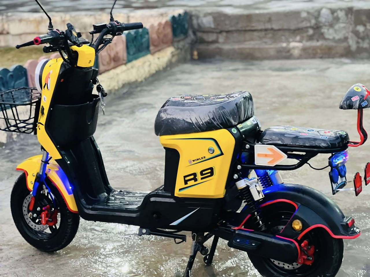 السلام عليكم ماطور شحن كلشي شغال السعر ٥٠٠ وبي مجال التواصل على الرقم ***********
