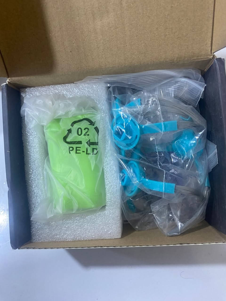 بطارية ريبوت + فرش متوفره سعر 15الف
البطارية متوافقة مع مجموعة واسعة من المكانس الروبوتية، منها:
Eufy RoboVac: موديلات مثل 11S، 11S MAX، 15C، 30، 30C، و 35C.
Ecovacs Deebot: موديلات N79، N79S، DN622، و CEN360.
Conga: موديلات 990، 1090، و 1790.


**إذا كنت صاحب هذا الإعلان وتريد حذفه لأي سبب، رجاءا أرسل رسالة إلى الدعم الفني**