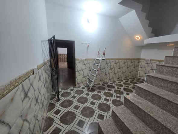 دار سكن للبيع ١٠٠م طابو زراعي كوت حي الحكيم نزلت أفران الهادي بناء طابوق حديث غرفة وهول ومطبخ وحمام واستقبال وصحيات خارجية مرقم من قبل البلدية للإستفسار الاتصال على *********** أو مراجعة مكتب دلالية الروان
