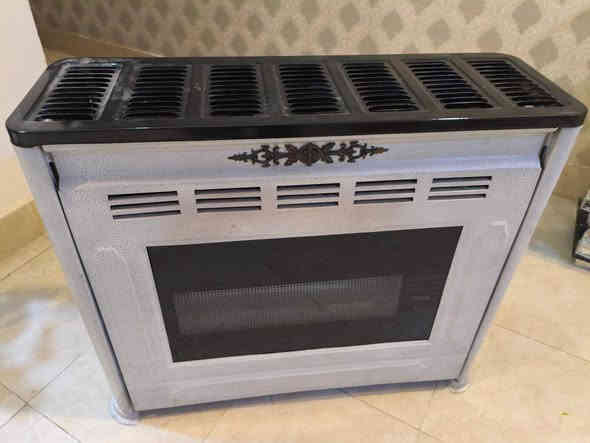 سلام عليكم صوبات غازيه نوع ايراني مستعمله قليل جدا عدد 2 مع انابيب تصريف غاز صناعه خاصه لايران نظيفات للبيع حله *********** سعر الواحده 100 الف
