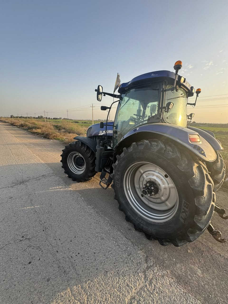 مكينه 7030  عصا  2007عاده 15الف
تخم تاير كير واكسلات كفاله 
***********
***********
كوت دجيلي  330&
