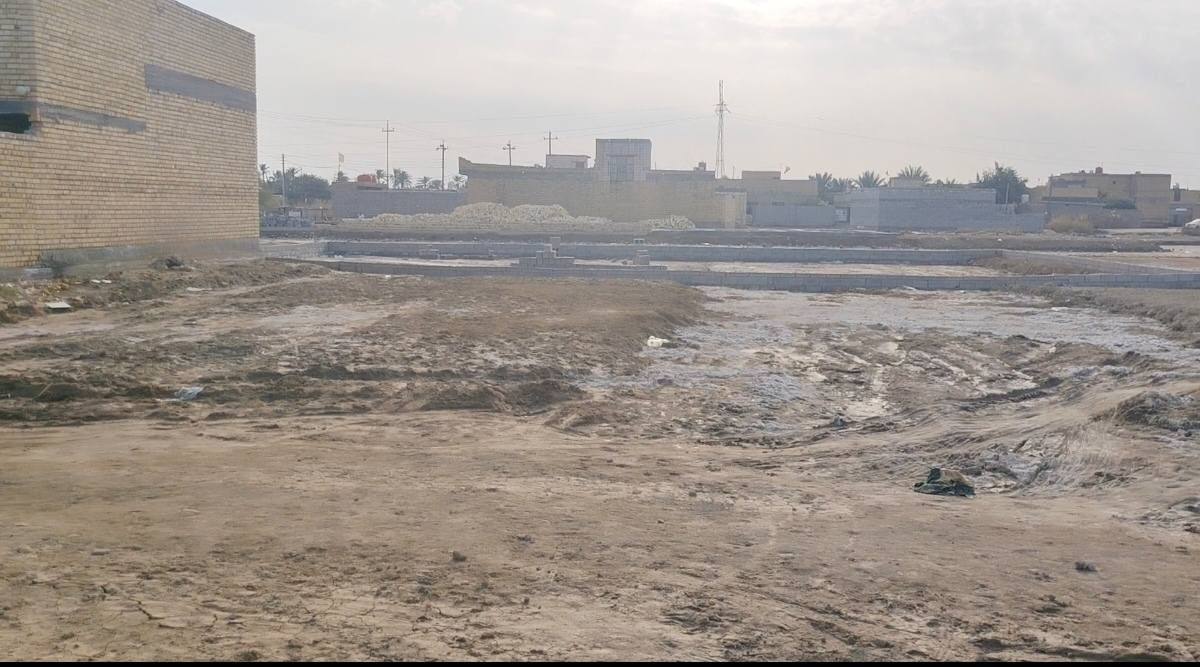 أرض زراعية للبيع 
​📍 المكان: [قرية الزهراء خلف مشتل الزهور]
​📏 المساحة: [قطعتين كل قطعه 200 متر]
​💧 الماء: متوفر بغزارة.
​🛣️ الوصول: قريبة من الطريق العام.
​📜 السند: زراعي سند 25 
​💰 السعر: الاتصال على الرقم ***********
