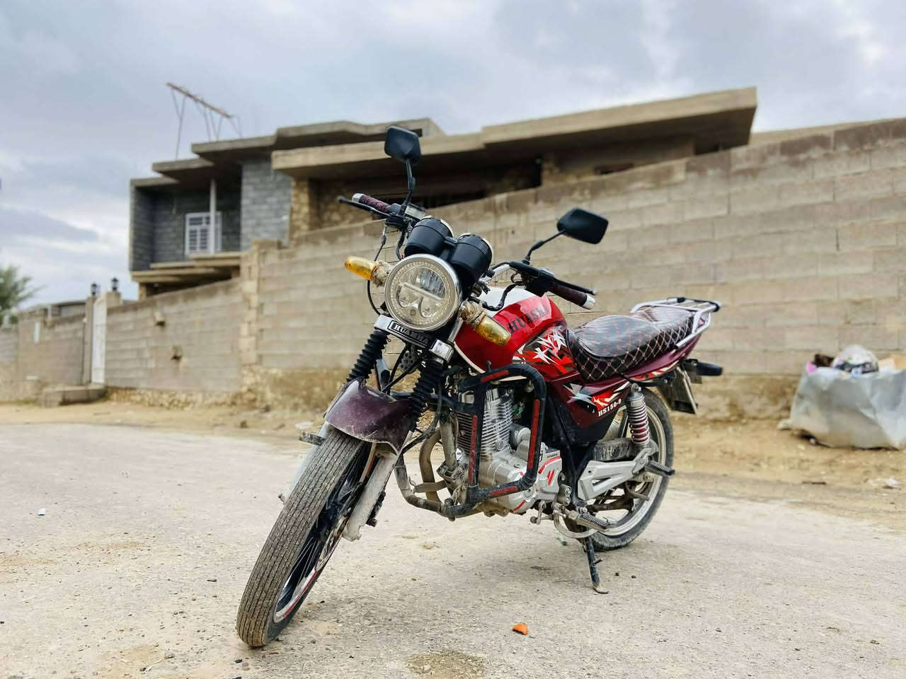 سلام عليكم. إعادة نشر بسبب الوعود الكاذبه
للبيع هيومه موديل 2022 

مكفول كير ومحرك وشاصي 

الموطور مكمرك كامل 

السعر 750 وبي مجال بسيط حك جيه
***********

.
