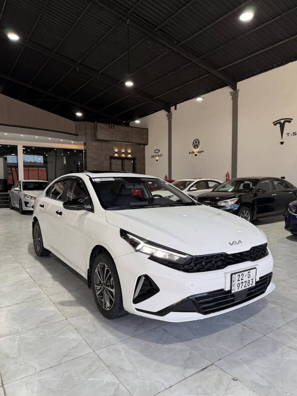 للبيع Kia K3 موديل 2024
مواصفات السيارة:
 • فتحة سقف
 • بصمة أبواب وتشغيل عن بعد
 • أوتو هولد
 • بك لابت متصل
 • تشغيل عن بعد
 • شاشة كبيرة تدعم Apple CarPlay
 • كشن جلد
 • هندبريك بصمة
 • كروز كنترول

ممشى السيارة: 59 ألف كم

السعر: 130$

📞 للاستفسار: ***********
📍 الموصل – مدينة المعارض الجديد
