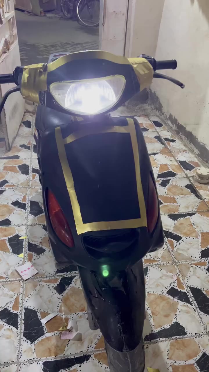 سلام عليكم داجه دولفين للبيع سعر ٢٠٠وبيه مجال داجه هندر واحد كوم حديد 
***********
