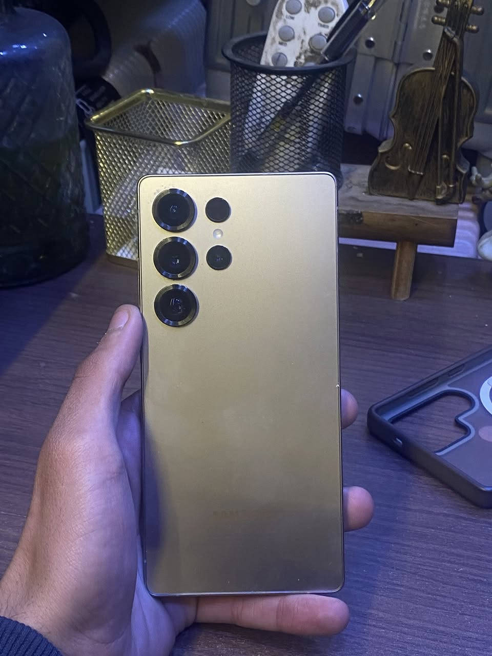 اخو بلاش وأخو جديد
سامسونك إس ٢٥ألترا
ذاكره 1تيرا 
جديد كارتونه ويا بدون شاحنه 
جديد بلاي على وضعيه شركه 
مكاني كراده 
سعر مليون ٩٠٠ وبي مجال 
الرقم ***********
