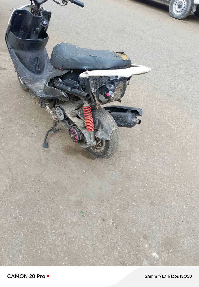 السلام عليكم شباب ماك سعد للبيع دراجه بلاديه بيها خير دخان بغداد بابل معظم السعر 300م***********
