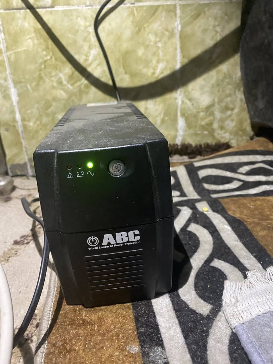 السلام عليكم بلي 4سلم مهكر ذاكره 500
كامل ملحقات ويا اليده الاصليه
 و يو بي اس السعر 275 وبي مجال مكان بغداد الشعب 
رقم ***********
