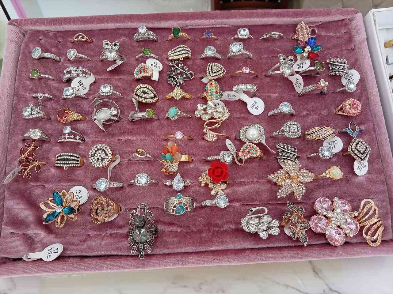 كوزمتك الجوهره كلشي متوفر عدنه زورونه ودللو 

 الاستفسار على هذا رقم ***********
