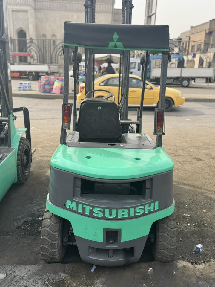 رافعه للبيع مسيبوشي 2 طن اوتامتيك
جب عالي جاهزه للعمل كل نقص مابيه 
تخم تاير جديد كهربائيات صدر كله جديد أي استفسار اتصل على الرقم ***********
