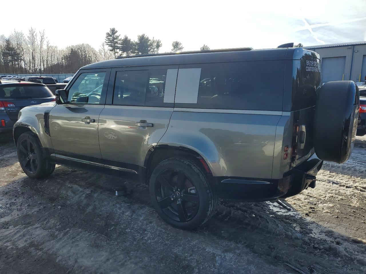 🚨 تنويه مهم
هذه السيارة معروضة في المزاد الأمريكي 🇺🇸
والمزايدة والشراء تتم عن طريق مكتب الباخرة للمزادات 🇮🇶
🔥 تدخل بكتاب الشهداء
───────────────
🚗 نوع السيارة:2025 LAND ROVER DEFENDER 130 X-DYNAMIC SE
📅 تاريخ المزاد:الاثنين 23-03-2026
💰 السعر: يتحدد داخل المزاد
📊 الممشى:9003 ميل فعلي
🛠️المحرك: 6 سلندر / 3 لتر
───────────────

🔥 مجاناً مجاناً مجاناً
📄 تقرير كارفاكس مجاني بدون أي مقابل
───────────────

🚗 سحب السيارة خلال 24 ساعة من وقت التسديد
💸 حسابات مخفّضة وعمولات أقل من السوق
───────────────

🚢 الشحن متوفر من:
🇺🇸 🇨🇦 جميع الولايات الأمريكية والكندية
➡️ شحن مباشر إلى العراق
➡️ العقبة – جبل علي – ميرسين
───────────────

🛃 تخليص كمركي كامل من ميناء أم قصر
🏔️ تخليص كمركي إلى إقليم كردستان
🇯🇴 شحن مباشر إلى عمّان (العقبة)
🇹🇷 شحن إلى ميناء ميرسين – تركيا
───────────────

🏢 فروع الشركة:
📍 الفرع الأول: بغداد – السيدية – الإعلام
📍 الفرع الثاني: الإمارات العربية المتحدة – الشارقة – الصناعية 4
───────────────

👥 مجموعة البيع والشراء:
https://www.facebook.com/share/g/17pXXBgeeU/?mibextid=wwXIfr

───────────────

🎵 TikTok:
https://www.tiktok.com/@al_bakhera?t=8qGOLioZlVE&_r=1

───────────────

📞 للاستفسار والتواصل:
+9647739115599


**إذا كنت صاحب هذا الإعلان وتريد حذفه لأي سبب، رجاءا أرسل رسالة إلى الدعم الفني**