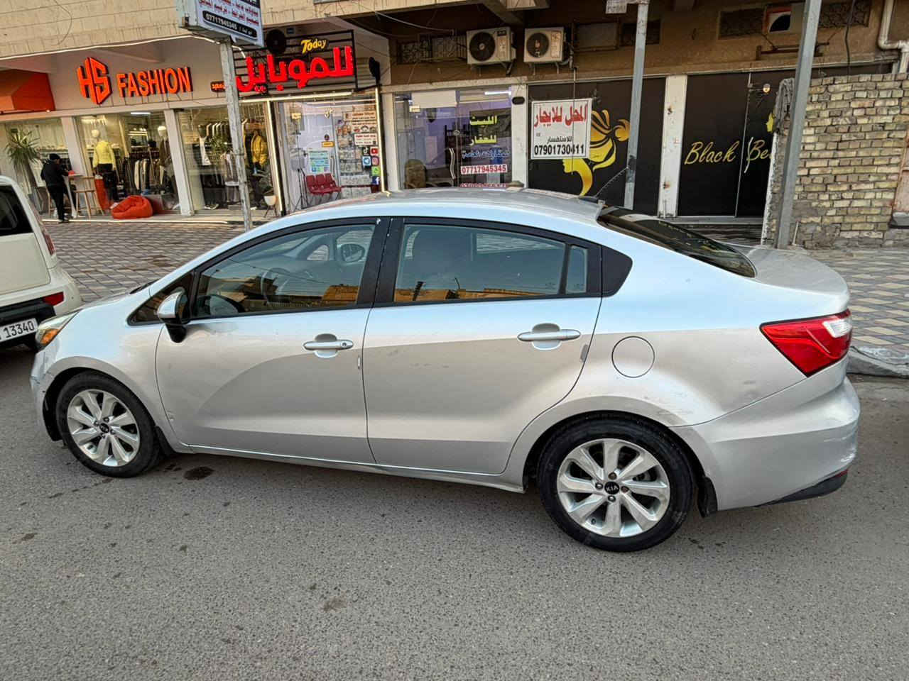 موديل ٢٠١٧ حادث امريكا بس دعامه السياره بدون تبديل وصبغ حاليا السياره محتاجله ادامه لان متروكه وجانت بيد بنيه ف اكو عيوب بالكشر واكو ملاحضات والصدر نص عمر السياره مواصفاته حلوه فول عدا الفتحه كامرا بلاديه وهيترات كشن السعر ٩٠ ورقه وبيه مجال مكانه بغداد حي العامل***********
