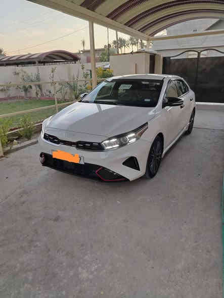 السلام عليكم كيه فورتي موديل 2023 ماشيه ٤٠ حادث صبغ باب بدون دواخل  ودعاميه خلفيه فول مواصفات جيتي لاين محرك 2000 دوش رقم بغداد بسمي السعر ١٥٧ وبيهه مجال *********** بغداد الدوره
