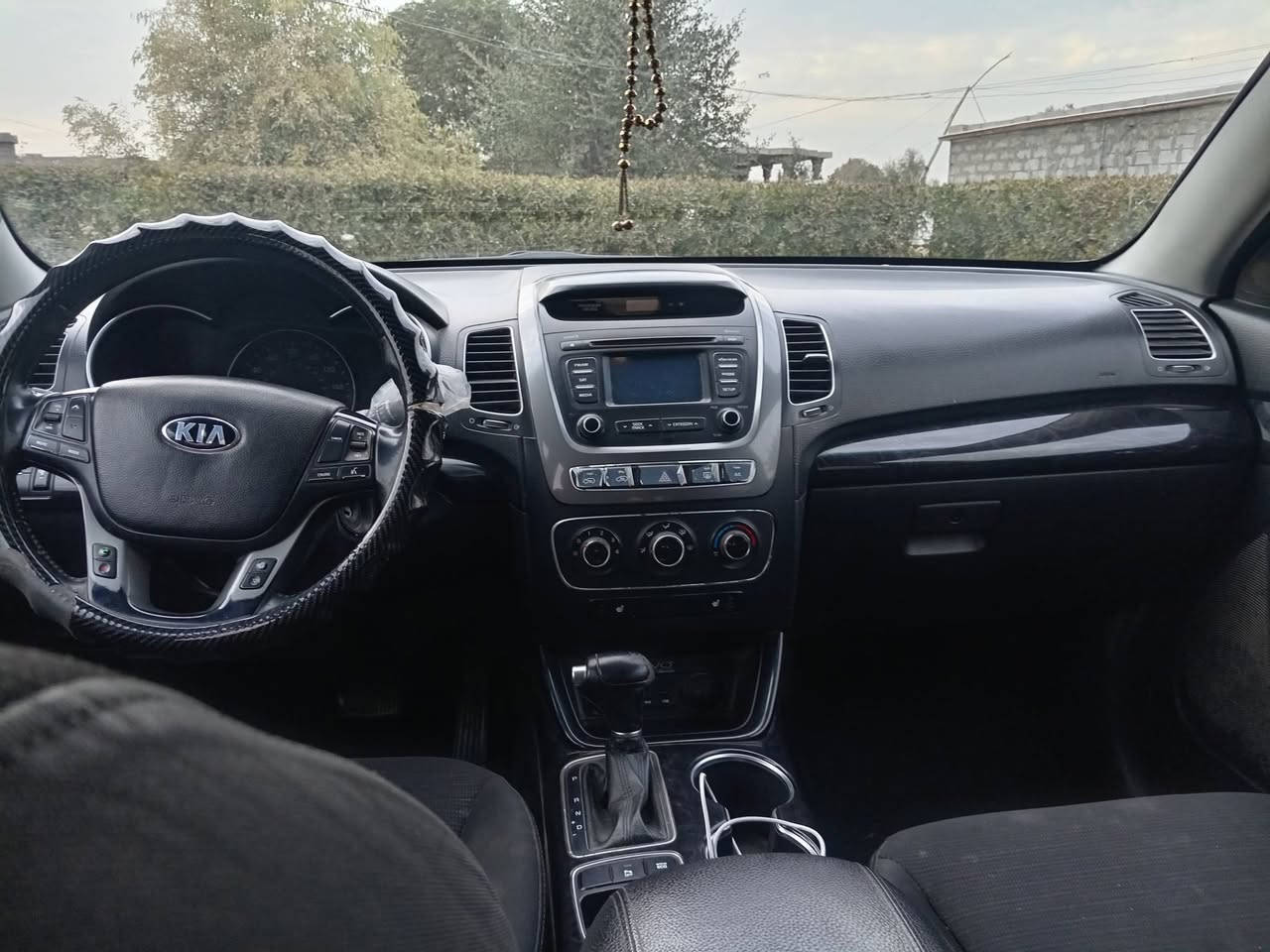 السلام عليكم سياره للبيع كيا سورنتو موديل ٢٠١٥ أمريكي رقم بغداد مكان سياره بغداد اليوسفيه السعر ١٥٥ وبيها مجال رقمي *********** كورك ***********
