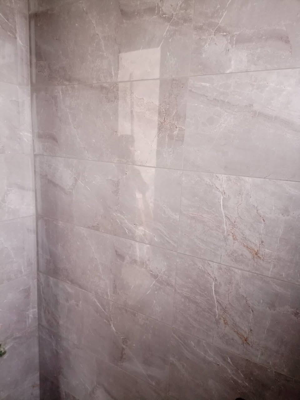 اسطى سيراميك شغل درجه اولى شغل بزيونه متفرق حاليا ***********اسيا ***********
