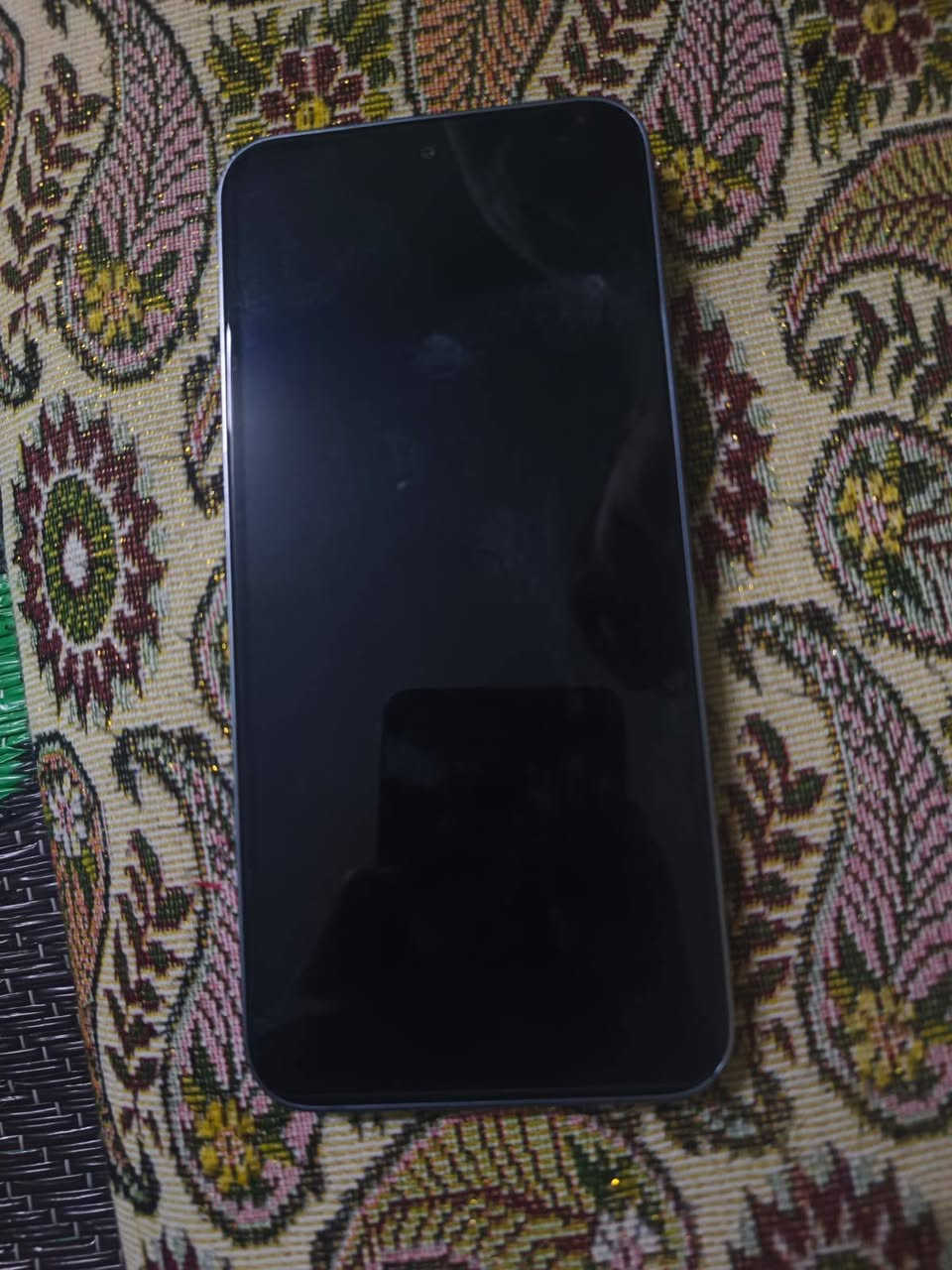 السلام عليكم عندي هذه جي تي 30 برو 256 كيكا بي هاي الطخات البسيطة ما مأثره على أي شي سعره 290 او بي مجال 
مكاني الموصل الحدباء

واتس ***********
