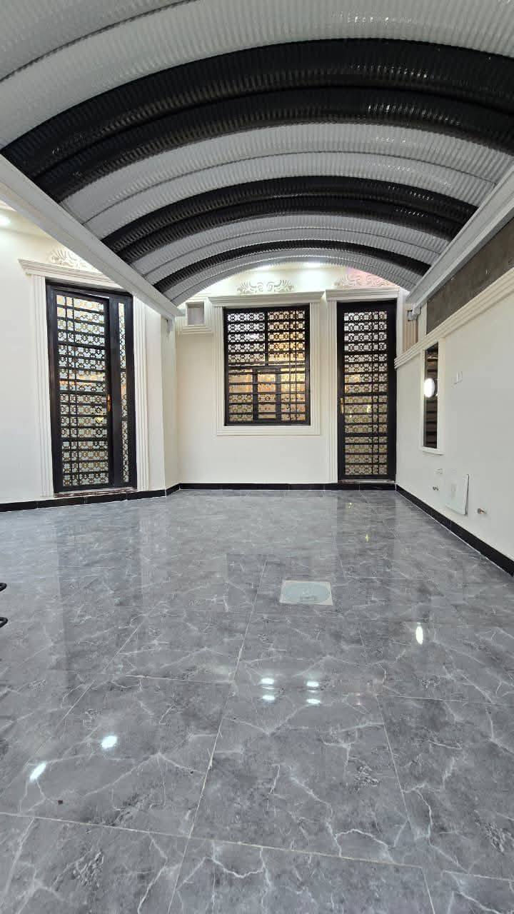 أسعد ألله أوقاتكم بكل خير 🔷
اللاستفسار📲 ***********

دار سكن للبيع بقمت روعه 🏭
المساحة 200 م
بناء حديث شقل درجه أولى👍
على شارع 10م تبليط 🛣
كافت لخدمات متوفره 

محتويات البيت ⬇️
1- كراج + حديقه
2- دوانيه
3- صاله
4- مطبخ
5- غرف منام عدد 2 
6- صحيات خارجي وداخلي

نوع العقار طابو زراعي
بأسم عراقي سند 25
الموقع راقي ⚡
البصره محوله الزهير
قريب على مركز لمدينه
يبعد عن سايدين سياحي 700م

كل هاذ جمال وترتيب
بسعر 122 وبي مجال لشراي
اللاستفسار 📲 ***********
