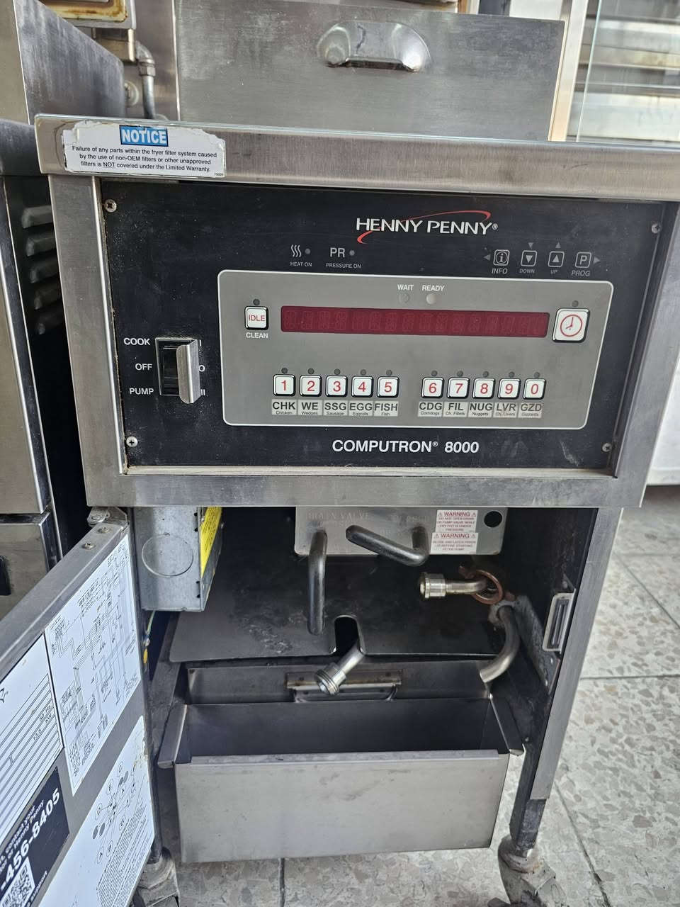 قلايه ضغط امريكي هني بني كهرباء مستخدم نظافه 90% وايضا وصول معدات تركي وايطالي مع ضمان لكل الاجهزه للاستفسار ابو نمر ***********
