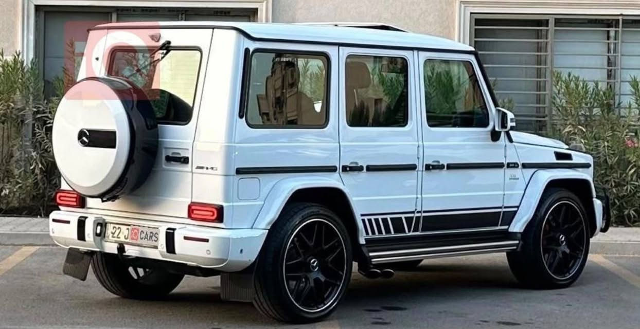للبيع او المراوس
(2015) مرسيدس جي كلاس
< AMG G63 >

فول مواصفات: 
• مغلفة PPF بالكامل وما زالت داخل الضمان
• ⁠مكفولة كفالة عامة حتى من الشخط 
• ⁠محدثة كت 2022 بقطع أصلية
• ⁠صبغ قطع التحديث فقط
• ⁠المحرك AMG 5.5L V8 Bi-Turbo 
• ⁠8 سلندر توين تيربو
• ⁠القوة: HP 563
• ⁠العزم: Nm 760
• ⁠بصمه
• ⁠سلايد روف
• مساج بالكشنات
• ⁠داخل جلد لونين
• ⁠كشنات جلد
• ⁠كشنات كهرباء مع خزن ميموري
• ⁠تدفئة وتبريد كشنات
• ⁠ستيرن كهرباء
• ⁠تحكمات ستيرن
• ⁠شاشات بالتكاية
• ⁠سستم صوت
• ⁠ويل قياس 22
• ⁠تخم تايرات جديد
• ⁠رقم أربيل
• ⁠تحويل أو وكالة
• ⁠سيرفس كامل بالشركة
• ⁠السيارة نظيفة جداً وما بيها أي نقص

📍مكان صاحب السيارة: بغداد

📞رقم صاحب السيارة: ***********
