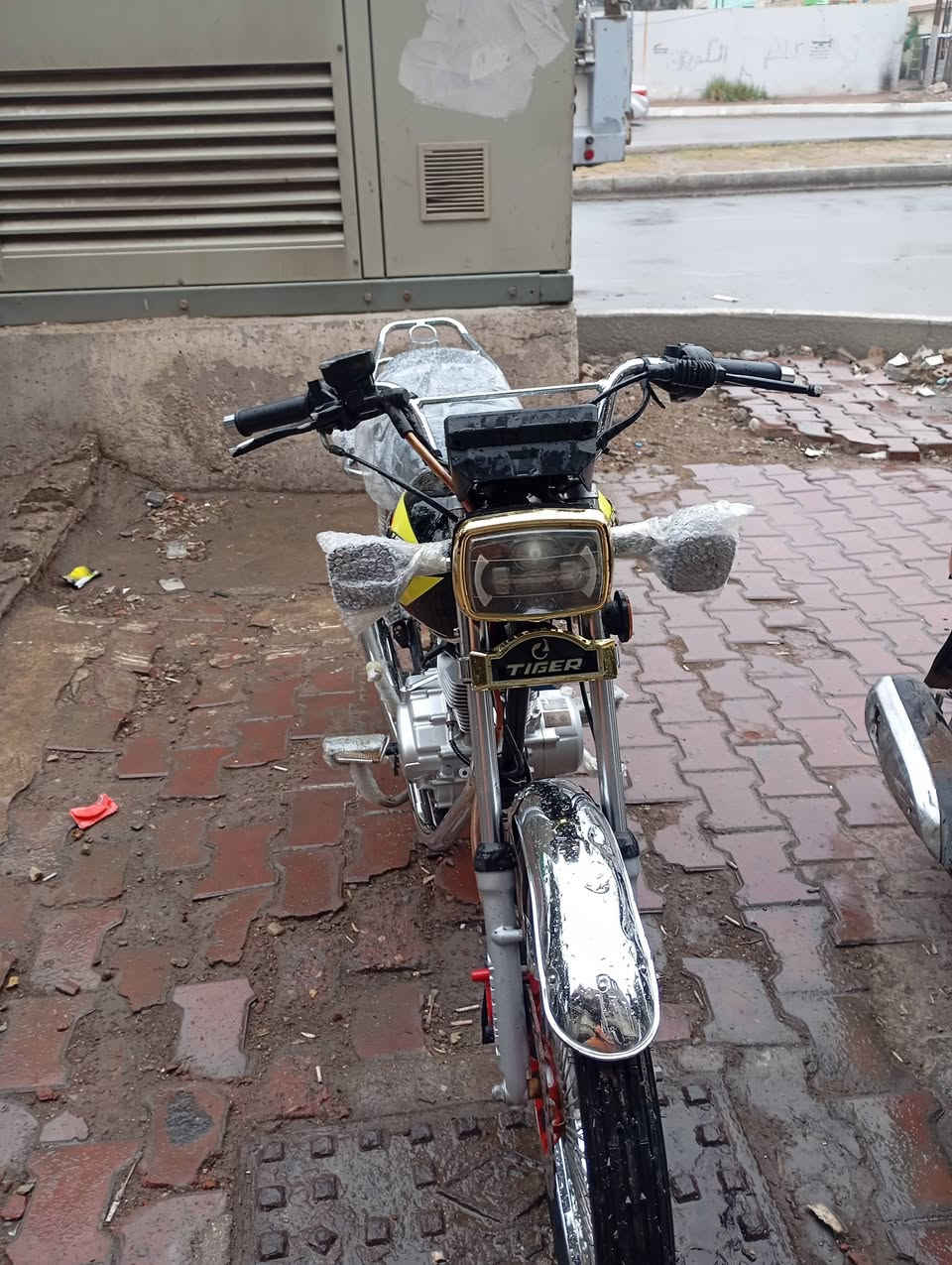 سلام عليكم دراجه سونك موديل 24 صار 4 اشهر من نازله دراجه فول نضافه ربع مذب عليهة بغداد مدينه صدر (***********)
