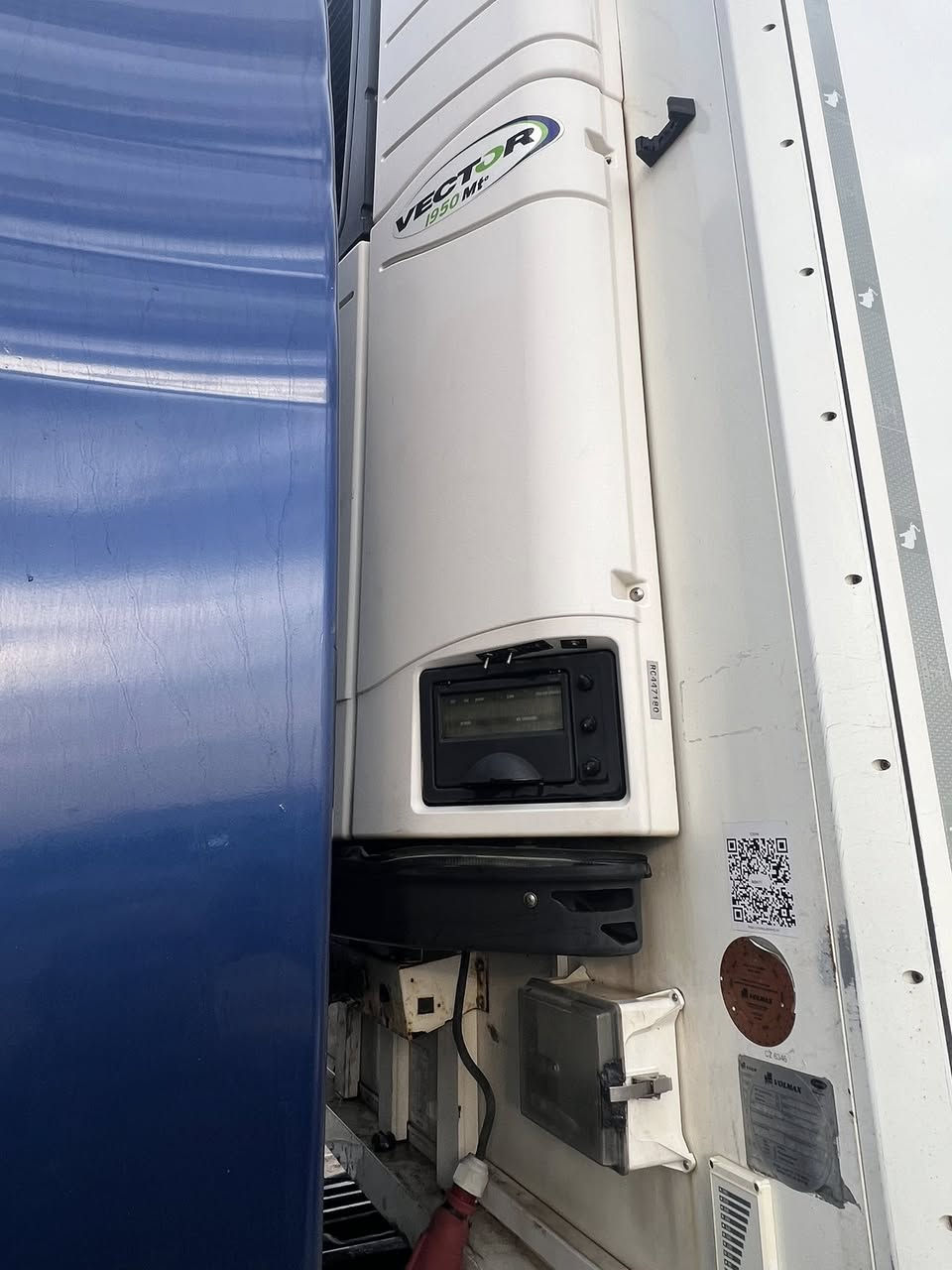 للبيع براد  شمتز  موديل 2015   سمك 5  جهاز كارير 1950 دسك عل بره  دخول جديد منفيس شمالي السعر 160ورقه        للاستفسار *********** العنوان بغداد
