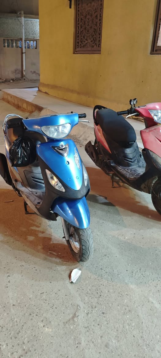 ماكسات  للبيع ثنينهن حاويه شلعه ومعدل  الحمره
 بلاد ما ملعوب بيه كهربائيات كامله ب950 الزرگه ب700 وبيه مجال ما  مفتوحه بس كفرات تجاريه اصليه شرط وناقصه سلف مكان الكرنه ***********
