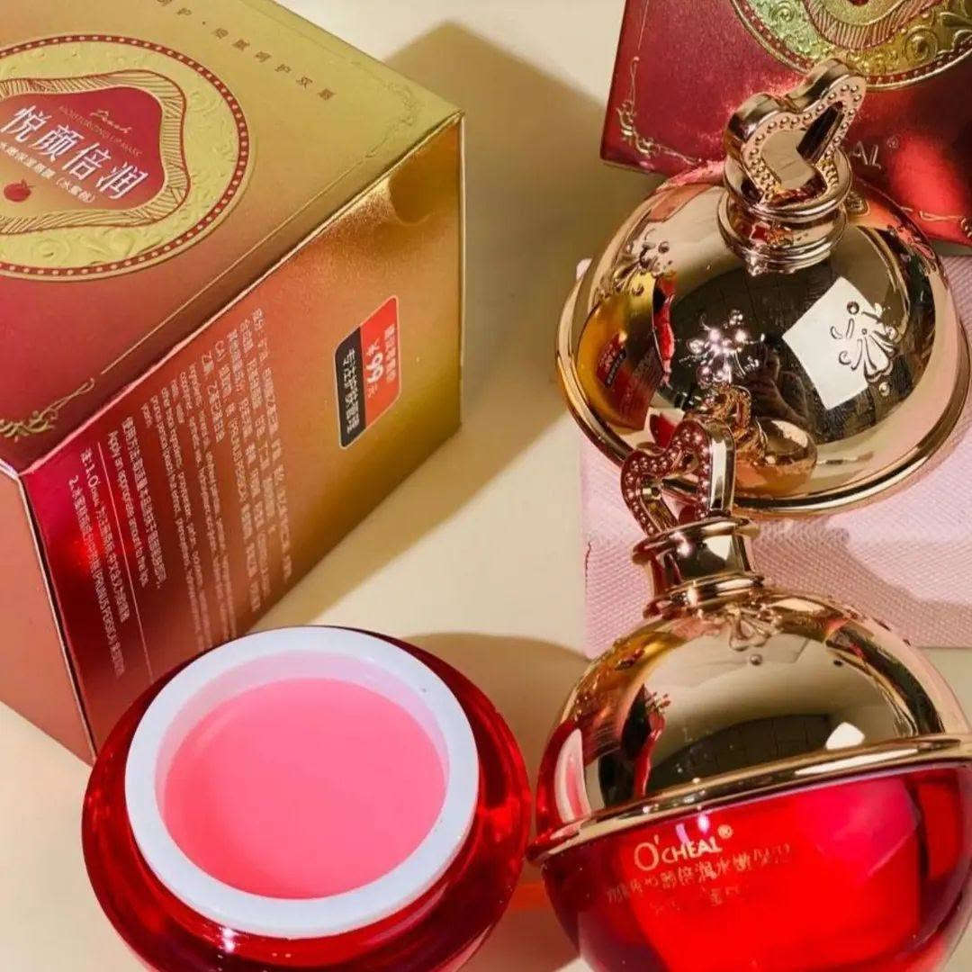 كريم دم التنين الاصلي 💋💋
كريم ماسك دم التنين ♥️♥️
مرطب ومورد مغذي شفايف يملئ الخطوط ويغذي الشفاه الجافة ويرطبها 
فوائده. 
🌸يورد الشفه 
🌸يمنع تكسر الشفه
🌸يزيل خطوط الشفه 
🌸يغذي ويرطب الشفة 
🌸يمنع ويعالج التشققات 

‎🌸 مورد ومرطب شفة مخصص لتغذيه الشفتين يرطبها ويعيد حيويتها وتوريدها 

🌸 كريم يمنع التشققات و تكسر الشفه و يخفف الخطوط الخفيفة
‎المرطب غني بفيتامين سي ومضادات الاكسده الي تنطي  تغذيه وعنايه وتعيد لون الشفه الجميل 

🌸 بلاضافه الى فوائد فيتامينات الفواكه المضافة اليه الي حينطي تغذيه مضاعفة و طعم لذيذ
#الاصلي #الكوري
 للحجز والاستفسار مراسلتنا على الخاص 
#مورد_شفايف 
#مرطب_شفايف


**إذا كنت صاحب هذا الإعلان وتريد حذفه لأي سبب، رجاءا أرسل رسالة إلى الدعم الفني**