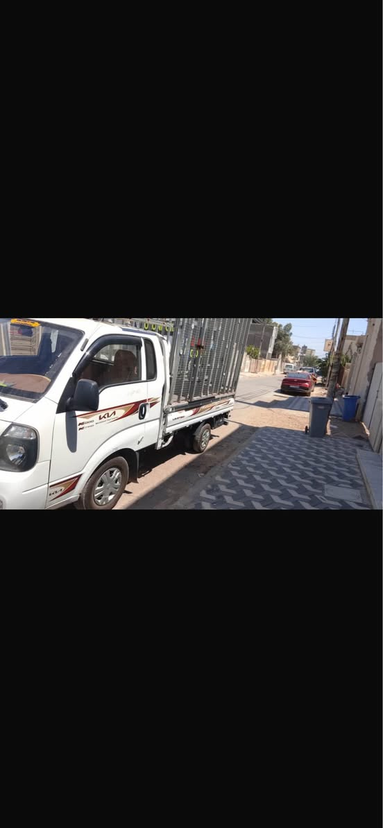 السلام عليكم … كيا عموشة ٢٧٠٠ موديل ٢٠١٣ للبيع ، السيارة محرك كفالة لا تبخير ولا تنقيص تبريد شغال بس عطل بالكونترول السيارة نظيفة مامتعوبة كنا نشتغل بيها اجباس ، السيارة بيها صبغ الباب الأمامي بسبب حادث ستوته وصور الحادث موجودة بالمنشور . السيارة باسمنا وشرط التحويل رقمها بغداد . موقع السيارة بغداد / الدورة .
سعرها ٩٨$ ورقة 
اي استفسار اتصل على هذا الرقم وبي واتساب 
*********** بغداد, العراق
