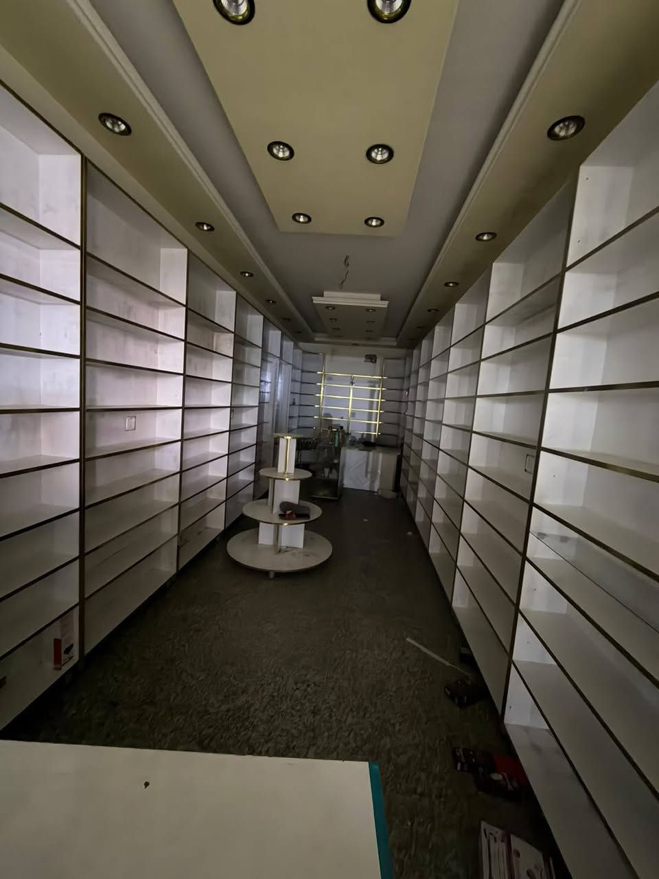 السلام عليكم رفوف +باترينه محل نظيفات كلش بغداد بالامين الثانيه
الإستفسار الاتصال***********
علي كوزمتك
