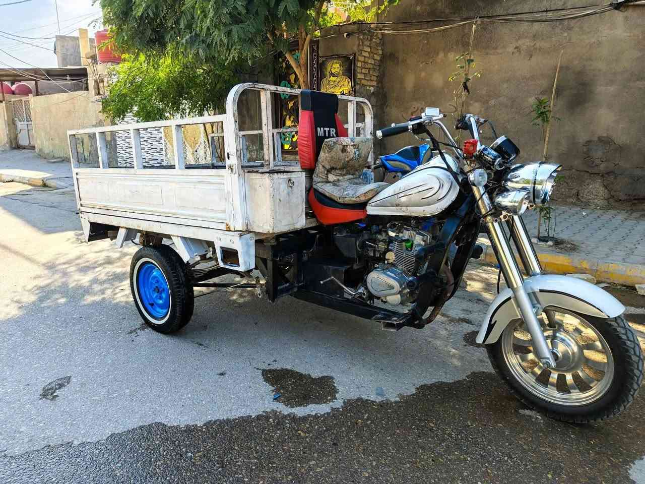 السلام عليكم ستوته امتيار للبيع  مديل 2009 شاصي مكفول مقدم جديد تواير خطه  رقم اسود وسنويه راعي موجود بحي الحكم مكاني رميثة ***********
