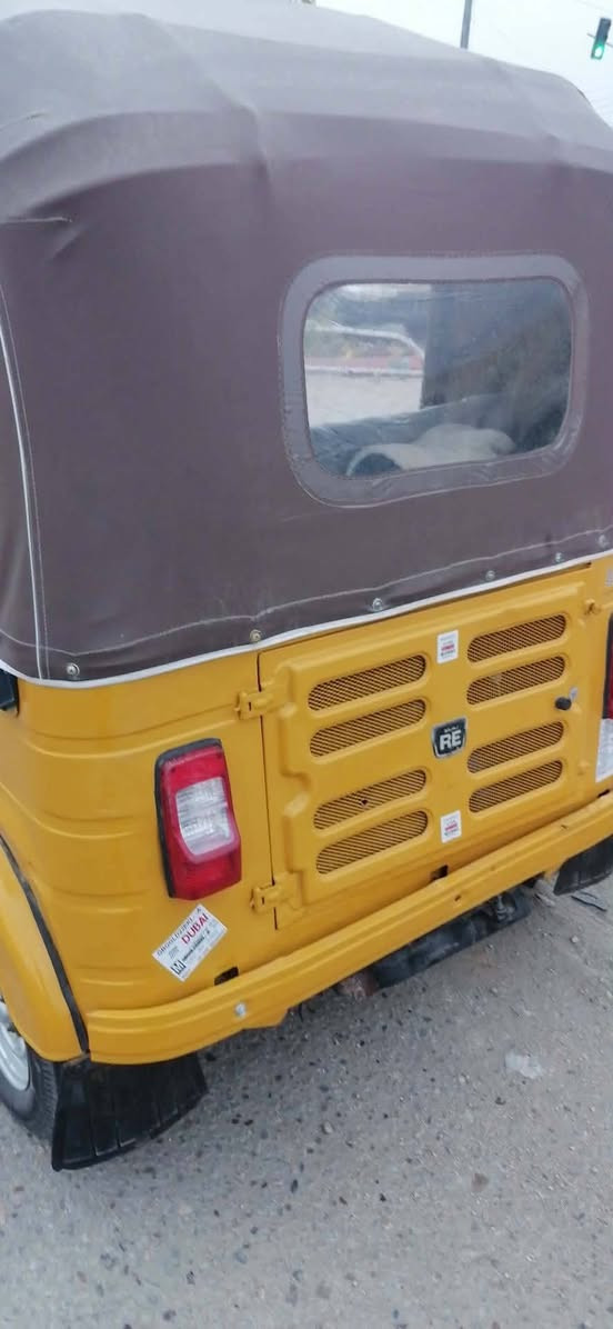 السلام عليكم
تكتك بجاج 2019شهر 10 سنوية مداور ثاني يوم 

تكتك خير من الله مصبوغة عام للجمالية خياساتها معمرة تكتك جاهزة ماتذب عليها ربع گبل للشارع حتى مسجل وبردة شادلها تكتك كلش حلوة مكان 

كربلاء الأمن الداخلي شارع طارق الخيكاني 

سعر 5700وبيها مجال حك الجية 

***********
