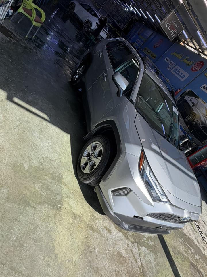 السلام عليكم
راف فور 2024
Xle
لون سلفر 
وارد امريكي 
تبديل قطعتين جاملغ وقبغ جنطة بدون صبغ 
موصفات xle المعروفة 
مكاني بغداد منصور 
السعر 235 ورقة مع المجال بسيط 
***********
